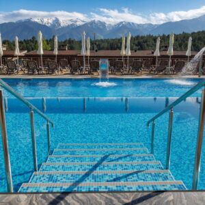 outdoor_pool_infinity_jacuzzi