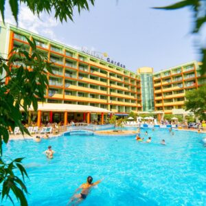 06.Outdoor pool MPM Hotel Kalina Garden