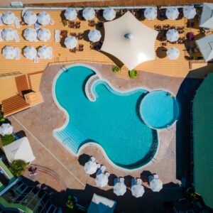 Outdoor pool MPM Hotel Arsena